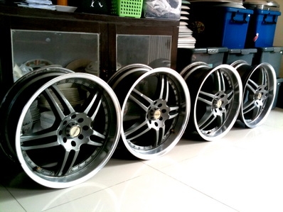 แม็กซ์ LENSO 17นิ้ว แท้ 4-100-114.3 ใส่ได้หมด กว้าง 7 นิ้ว ET42 แม็กซ์ LENSO 17นิ้ว แท้ 4-100-114.3 ใส่ได้หมด กว้าง 7 นิ้ว ET42