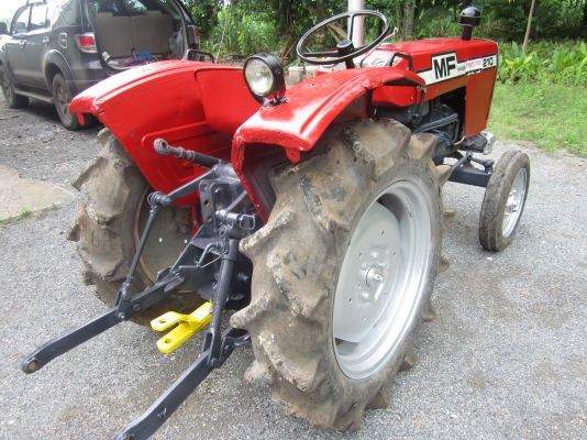 ขายด่วน รถไถ MASSEY FERGUSON 210 25 HP 086 1230703 ขายด่วน รถไถ MASSEY FERGUSON 210 25 HP 086 1230703