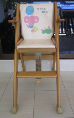 เก้าอี้เด็กสามตัว สามแบบ สามสไตล์