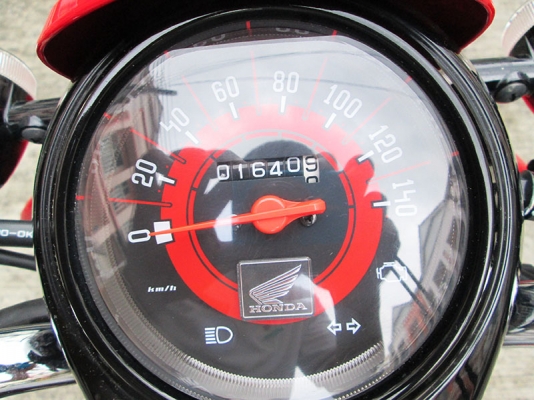 ขาย Scoopy I ไมล์แท้ 1640 กม สภาพเดิมๆ จากโรงงาน รถหัวฉีดประหยัดน้ำมัน เครื่องแน่นๆ มีกุญแจแท้ 2 ดอก+สมุดคู่มือการใช้งาน+สมุดคู่มือรับประกันศูนย์ สีแดง ดำ ราคา 23900 บาท