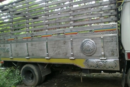 หกลัอ HINO KM777 รถห้างแท้ กระบะไม้มะค่า 420,000 หกลัอ HINO KM777 รถห้างแท้ กระบะไม้มะค่า 420,000