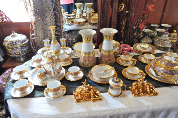 ชุดกาแฟเบญจรงค์ ชุดกาแฟเบญจรงค์