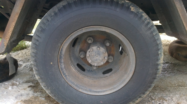 ขายรถบรรทุก6ล้อ ISUZU NKR 130 ตู้แห้งพร้อมลิฟขนของอย่างดี