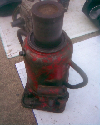 แม่แรง 50 ตันของนอกทรงเตี้ยตัวใหญ่