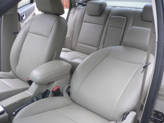 ขายรถ FORD FOCUS 1.8 GHIA ABS AIRBAG 2ลูก ปี 2007 เกียร์ออโต้2ระบบ ตัวTop แอร์ออโต้ ขายรถ FORD FOCUS 1.8 GHIA ABS AIRBAG 2ลูก ปี 2007 เกียร์ออโต้2ระบบ ตัวTop แอร์ออโต้