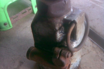 แม่แรงนอก 8 ตันรุ่นเก่าสภาพพร้อมใช้งานครับเป็นของอังกฤษครับน่าเก็บครับสภาพเดิมๆครับ