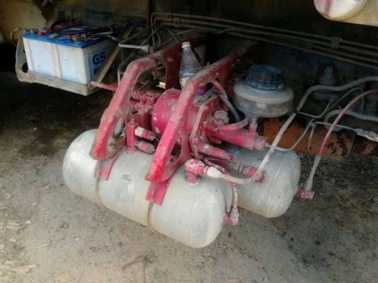 รถฮีโน่ 10 ล้อดั้ม 168 แรงม้า  สนใจติดต่อ 081 - 079515