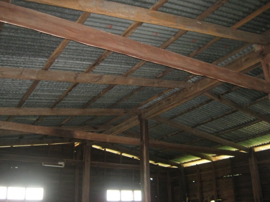 ไม้บ้าน สภาพเนื้อดี ดูแลอย่างดีไม่มีปลวก เสา 21 ต้น ระยะห่างกัน 3.50 เมตร ไม้บ้าน สภาพเนื้อดี ดูแลอย่างดีไม่มีปลวก เสา 21 ต้น ระยะห่างกัน 3.50 เมตร