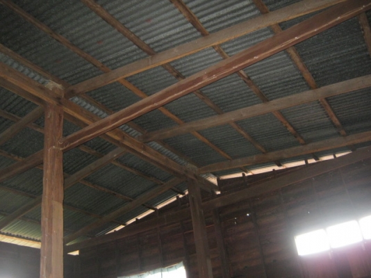 ไม้บ้าน สภาพเนื้อดี ดูแลอย่างดีไม่มีปลวก เสา 21 ต้น ระยะห่างกัน 3.50 เมตร ไม้บ้าน สภาพเนื้อดี ดูแลอย่างดีไม่มีปลวก เสา 21 ต้น ระยะห่างกัน 3.50 เมตร