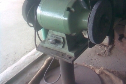 หินเจียรญี่ป่น 1 แรงพร้อมฐาน เป็นของญี่ปุ่นครับ   ขนาด 1  แรงครับแรงครับรุ่นนี้พร้อมฐานรับแน่นึบ  พร้อมใบเจียร หยาบ/ละเอียดคุ้มครับราคานี้