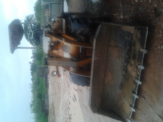 ขายรถตักล้อยาง komatsu WA 40- 1 เอวอ่อน