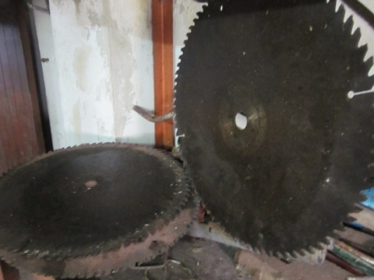 ขาย-ใบเลื่อยไม้ จำนวนมาก ขนาด 12-18 นิ้ว เก่านอก เริ่มต้นที่ 500-1,500 บาท