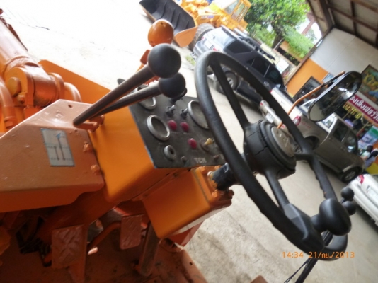 ขายรถตัก เอวอ่อน บุ้งกี๋ 1คิว ย่อห้อ  TCM  เครื่องยนต์  ISUZU C240