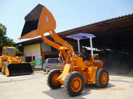 ขายรถตัก เอวอ่อน บุ้งกี๋ 1คิว ย่อห้อ  TCM  เครื่องยนต์  ISUZU C240