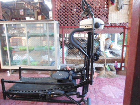 ขายลู่วิ่ง ออกได้ 5 ท่า พร้อมใช้งาน ขายลู่วิ่ง ออกได้ 5 ท่า พร้อมใช้งาน