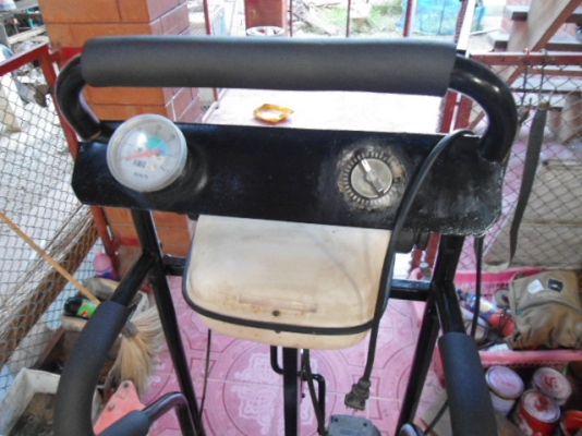 ขายลู่วิ่ง ออกได้ 5 ท่า พร้อมใช้งาน ขายลู่วิ่ง ออกได้ 5 ท่า พร้อมใช้งาน