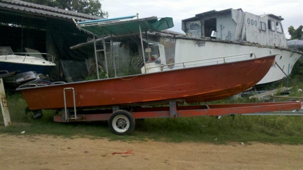 เรือไฟเบอร์ 18ฟุต เครื่องยามาฮ่า 40แรงม้า พร้อมใช้งาน