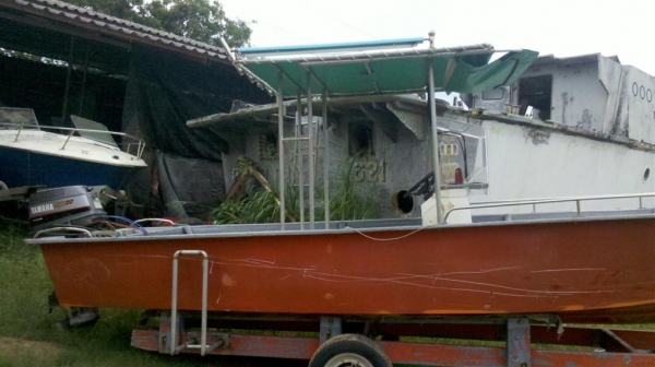 เรือไฟเบอร์ 18ฟุต เครื่องยามาฮ่า 40แรงม้า พร้อมใช้งาน