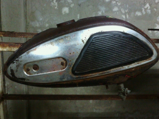 ถังน้ำมัน Yamaha YL2  850 บาท ส่งของให้แล้วขอบคุณครับ^^