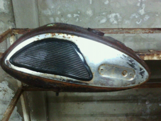 ถังน้ำมัน Yamaha YL2  850 บาท ส่งของให้แล้วขอบคุณครับ^^