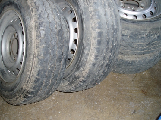 ขายกะทะเหล็ก6รูพร้อมยาง215 70 15 ขายกะทะเหล็ก6รูพร้อมยาง215 70 15