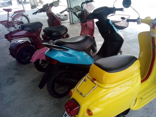 มีหลายคันเลือกดูเอาครับ ทุกคัน รับประกันเครื่อง 3 เดือน ไม่เกิน 100 กม. ส่งฟรี