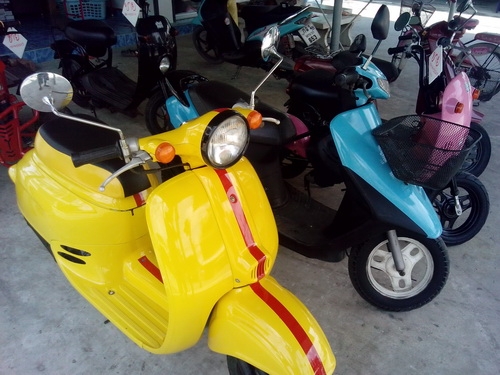 มีหลายคันเลือกดูเอาครับ ทุกคัน รับประกันเครื่อง 3 เดือน ไม่เกิน 100 กม. ส่งฟรี