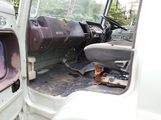 หกล้อดั้มดิน Hino