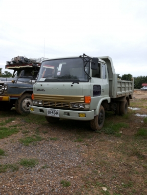 หกล้อดั้มดิน Hino