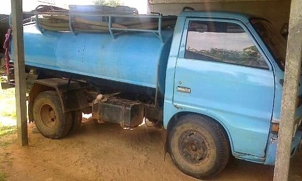 ISUZU TL 85 HP รถบรรทุก 6 ล้อดูดส้วม สภาพดีพร้อมใช้งาน เครื่องแน่นแรงดี ภายในเก๋งคอนโซลครบไม่มีผุกร่อน ช่วงล่างเดิมๆคัชซีไม่ผุ ยาง 7.50 ขอบ 16 สภาพดี 70\% พร้อมใช้งาน เอกสารทะเบียนครบ ราคาต่อรองได้ครับ