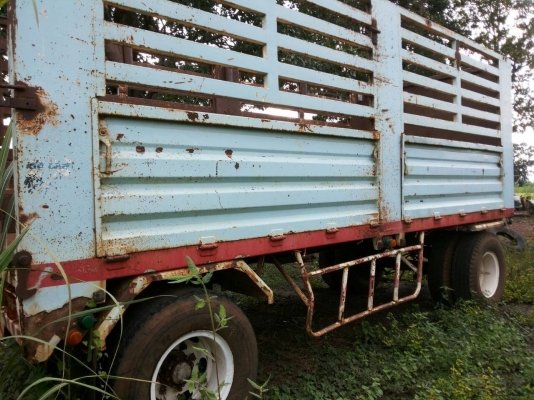 ขายด่วน ลูกพ่วง 2 เพลาคอกสูงเกษตรไม่ดั๊มพ์ความยาว 6.20 เมตรสภาพสวยจัด ช่วงล่างแน่นคัชซีสวยเดิมๆไม่มีบวม ยางสภาพดีทั้ง 8 เส้นประมาณ 70\% พร้อมบรรทุกพร้อมใช้งาน เอกสารสัญญาซื้อขาย ราคาต่อรองได้ครับ