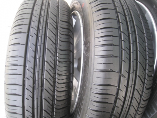 ขายล้อแม็ก Honda city ป้ายแดง 15"x5.5" et45 4รู100 + ยาง ปี 13  สนใจติดต่อเล็กคลองสามครับ (081-3747940)