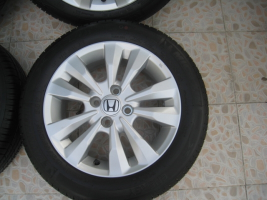 ขายล้อแม็ก Honda city ป้ายแดง 15"x5.5" et45 4รู100 + ยาง ปี 13  สนใจติดต่อเล็กคลองสามครับ (081-3747940)