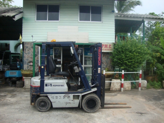 ขายด่วน !!! รถโฟล์คลิฟท์ KOMATSU FG15-15 (รถนอกนำเข้า สภาพดี พร้อมใช้) เครื่องยนต์เบนซิน เสาสูง 3 เมตร เกียร์ธรรมดา ยางตัน 4 ล้อ ขายด่วน !!! รถโฟล์คลิฟท์ KOMATSU FG15-15 (รถนอกนำเข้า สภาพดี พร้อมใช้) เครื่องยนต์เบนซิน เสาสูง 3 เมตร เกียร์ธรรมดา ยางตัน 4 ล้อ