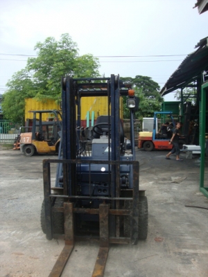 ขายด่วน !!! รถโฟล์คลิฟท์ KOMATSU FG15-15 (รถนอกนำเข้า สภาพดี พร้อมใช้) เครื่องยนต์เบนซิน เสาสูง 3 เมตร เกียร์ธรรมดา ยางตัน 4 ล้อ ขายด่วน !!! รถโฟล์คลิฟท์ KOMATSU FG15-15 (รถนอกนำเข้า สภาพดี พร้อมใช้) เครื่องยนต์เบนซิน เสาสูง 3 เมตร เกียร์ธรรมดา ยางตัน 4 ล้อ