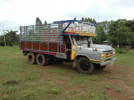 ขาย 10 ล้อหัวยาว 2 เพลา เครื่อง 6BD1 165 แรงม้า คัสซีสวยตลอดเส้น ช่วงล่าง JCM สโลว์กลาง ยางเต็ม หัวเก๋งสวยไม่ผุ ทะเบียนพร้อมโอนครับ