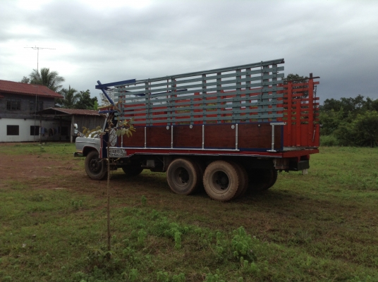 ขาย 10 ล้อหัวยาว 2 เพลา เครื่อง 6BD1 165 แรงม้า คัสซีสวยตลอดเส้น ช่วงล่าง JCM สโลว์กลาง ยางเต็ม หัวเก๋งสวยไม่ผุ ทะเบียนพร้อมโอนครับ