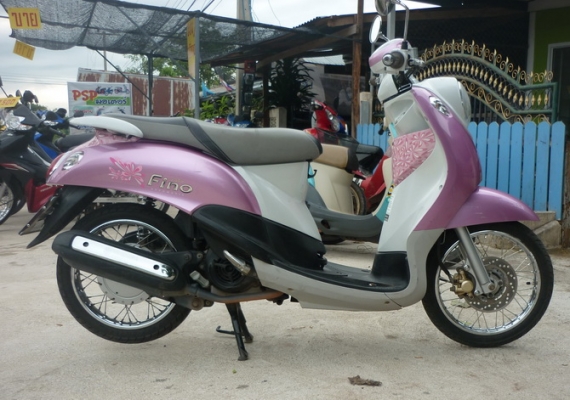 ยามาฮ่า ฟีโน่ สีชมพูหวานแหววคลาสสิค   18500 บาท
