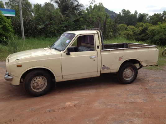 -ขายTOYOTA  4ขอปี2521สวยจัดมากมือเดียวออกห้างถูกๆ