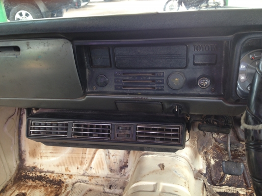 -ขายTOYOTA  4ขอปี2521สวยจัดมากมือเดียวออกห้างถูกๆ