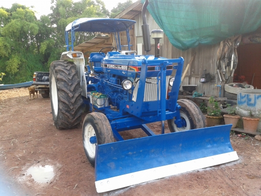 ขายรถไถฟอร์ด6600 T6 ตัวเต็มเช็ดสภาพ มีใบดัน+ผาน7cmtเล่มทะเบียนครบ( สด*ผ่อน คุยได้คับ )