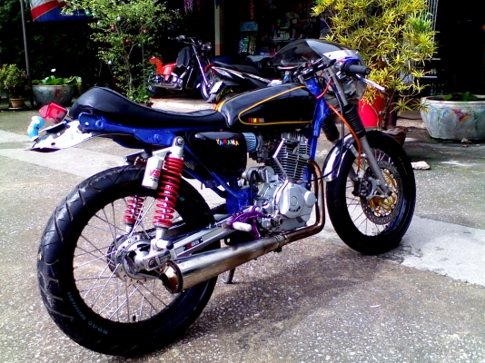 หนุ่ม ปราจีน : ขาย Yamaha คาเฟ่ 200cc สวยๆแรงๆ ทะเบียนพร้อม