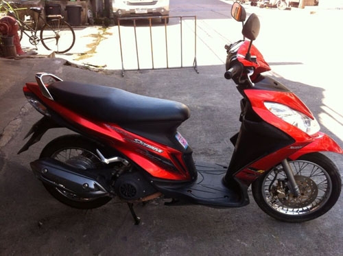 skydrive ปี 52 สีแดง รถบ้าน เดิมๆ เครื่องแน่นๆ ไม่หลวม ไม่มีควันขาว เอกสารครบถ้วน ทดลองขับก่อนได้จ้า