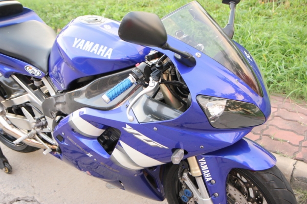 ร้าน บรีส ไบค์ ช็อป ลำลูกกา ขาย YAMAHA R1 ปี 2001 ทะเบียนแท้ โอนขนส่งทั่วไทย