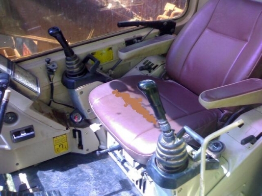 ขาย CAT 320V1 เอกสารเล่มทะเบียน สภาพสวยพร้อมใช้ ติดต่อได้ที่คุณ อ๊อฟ พิจิตร 086-737-9991