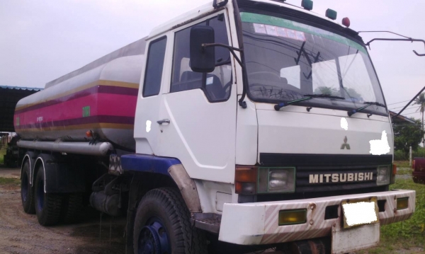 ขายรถน้ำ MITSUBISHI 190Hp1เพลา สภาพสวยพร้อมใช้  ราคาต่อรองได้ ติดต่อได้ที่คุณ อ๊อฟ พิจิตร086-737-9991