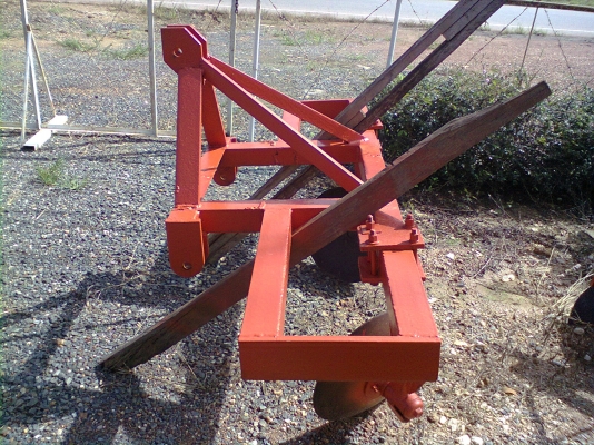 ผานยกร่องมัน และ ร่องสับปะรด ครับ ผานยกร่องมัน และ ร่องสับปะรด ครับ