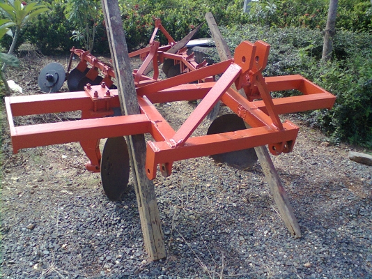 ผานยกร่องมัน และ ร่องสับปะรด ครับ ผานยกร่องมัน และ ร่องสับปะรด ครับ