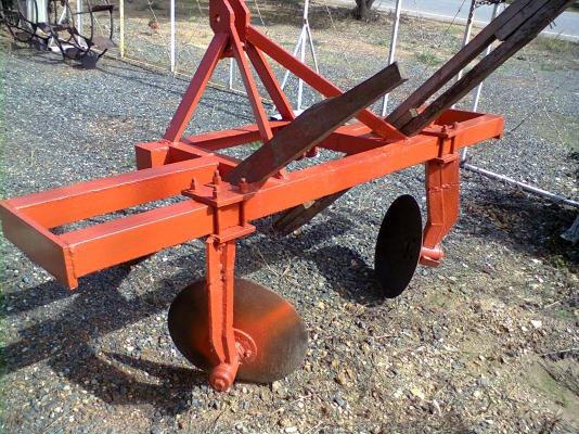 ผานยกร่องมัน  และ   ร่องสับปะรด  ครับ