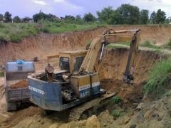 ขายKOMATSU PC 100-2สภาพใช้ได้ ติดต่อได้ทีคุณ อ๊อฟ พิจิตร 086-737-9991